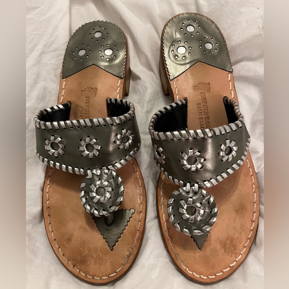 Stephen Bonanno Palm Beach Seminoles Stitching Flip Flop Silver and Gray